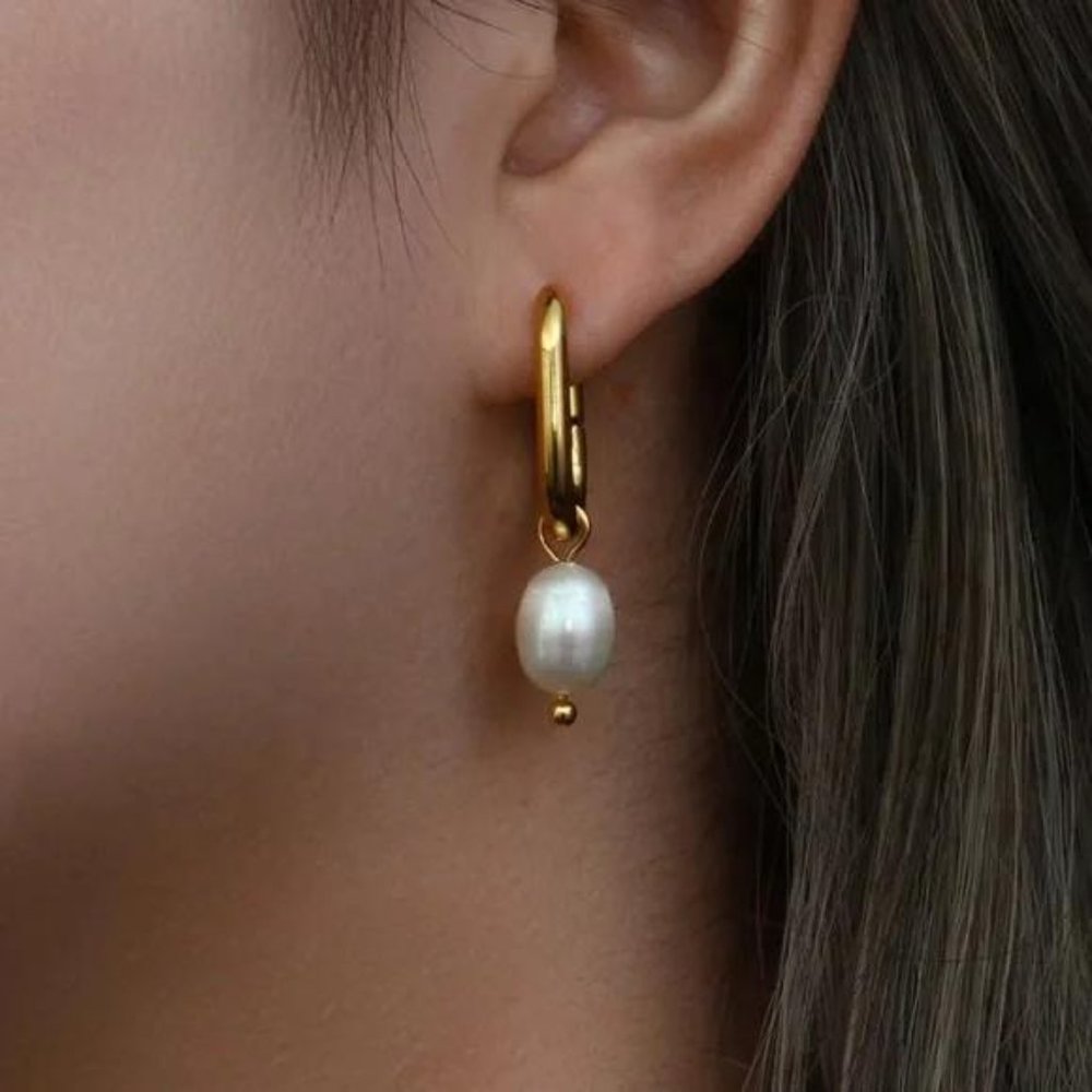 New 18K Freshwater Pearl Drop U Shape Earrings, CUTE RING, SHINY RING.